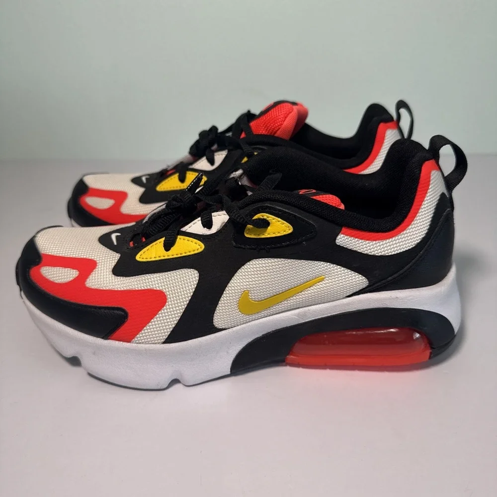 Nike Air Max 200 Kids Sneakers Black White University Gold AT5627-005 Size 5.5Y